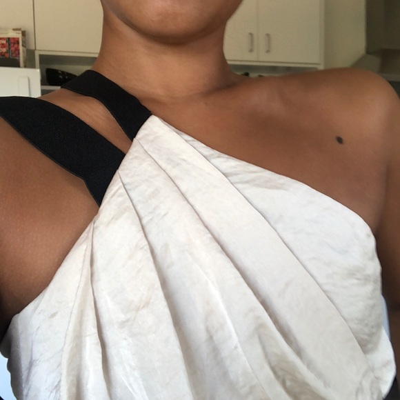 Stunning and unique BCBG Generation dress - Picture 2 of 5